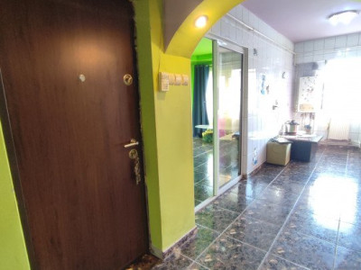 APARTAMENT 3 CAMERE DECOMANDAT, PACURARI, BLOC DIN 1987, ZONA FOARTE CAUTATA