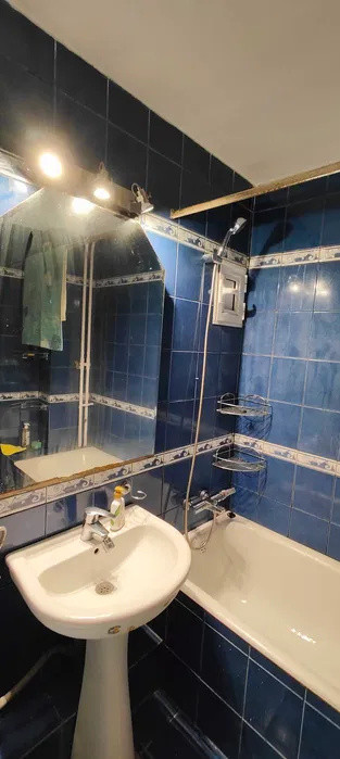 APARTAMENT 3 CAM, DECOMANDAT, ZONA GARII,ETAJUL 3 , BLOC CU LIFT, PET FRIENDLY