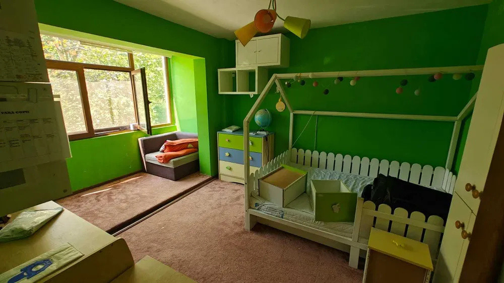 APARTAMENT 3 CAM, SEMIDECOMANDAT,ETAJUL 1, PODU ROS, PET FRIENDLY