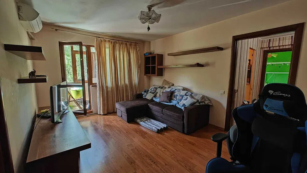 APARTAMENT 3 CAM, SEMIDECOMANDAT,ETAJUL 1, PODU ROS, PET FRIENDLY