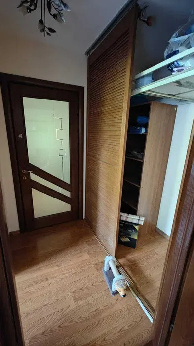 APARTAMENT 3 CAM, SEMIDECOMANDAT,ETAJUL 1, PODU ROS, PET FRIENDLY