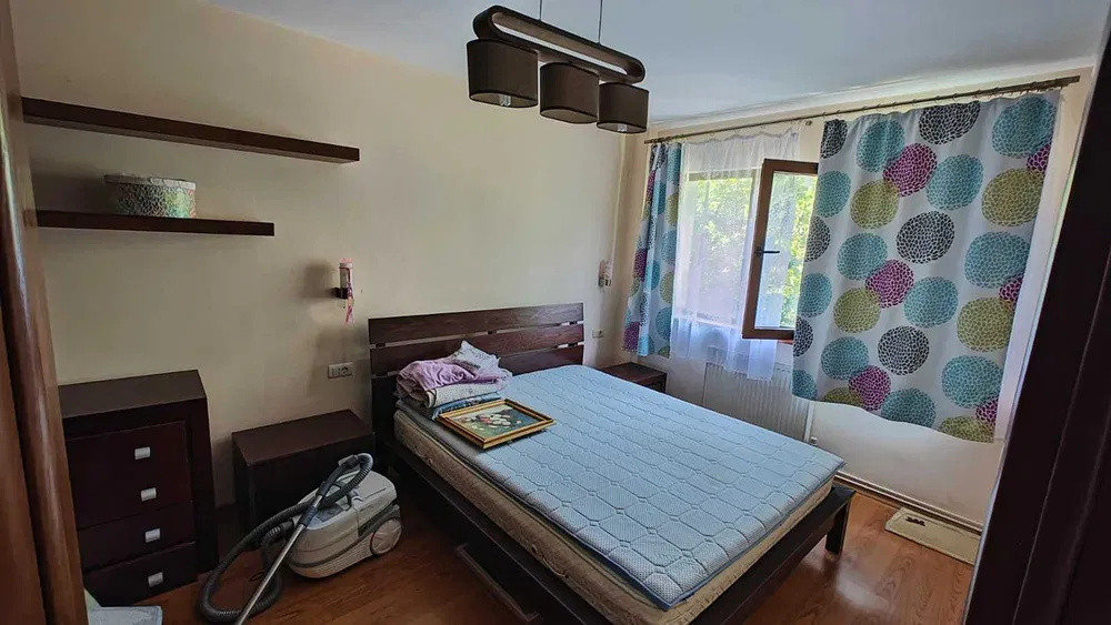 APARTAMENT 3 CAM, SEMIDECOMANDAT,ETAJUL 1, PODU ROS, PET FRIENDLY