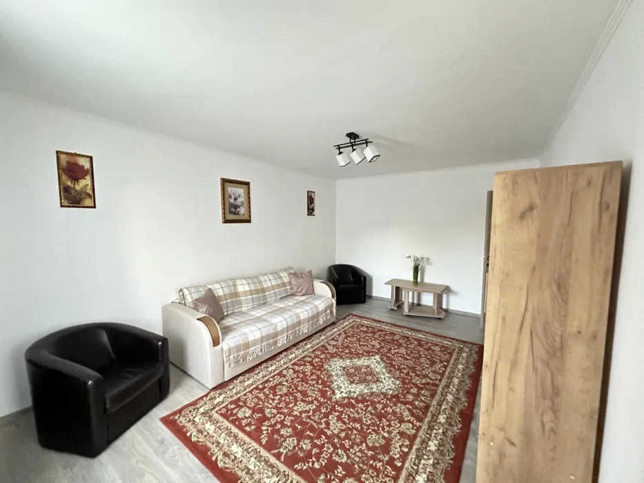 Apartament 2 camere decomandat, Nicolina, etajul 3