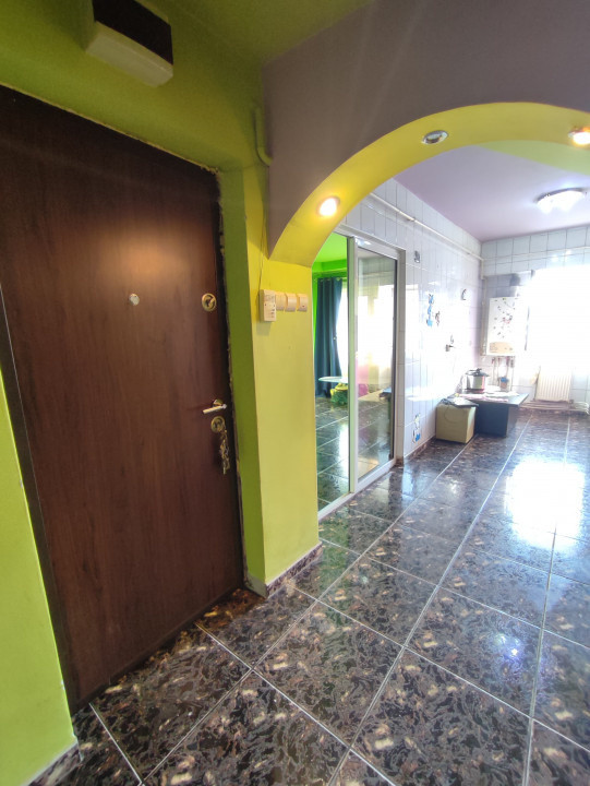 Apartament 3 camere decomandat Pacurari-Alpha Bank 1987