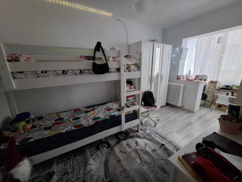 APARTAMENT 3 CAMERE, DECOMANDAT, ETAJ INTERMEDIAR,APROAPE DE IULIUS MALL