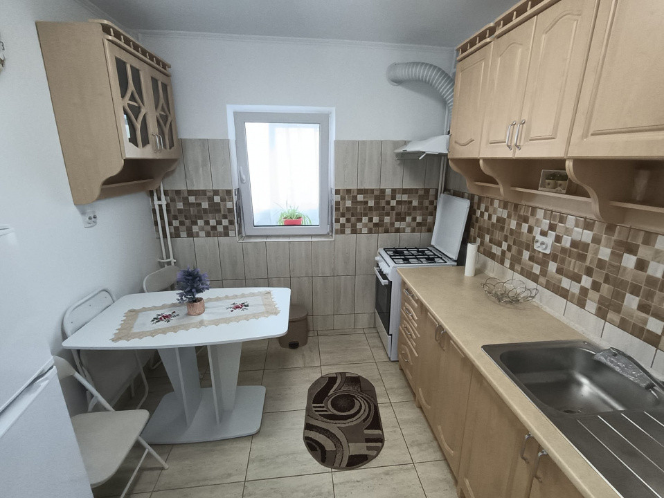 Apartament 2 camere decomandat, Nicolina, etajul 3