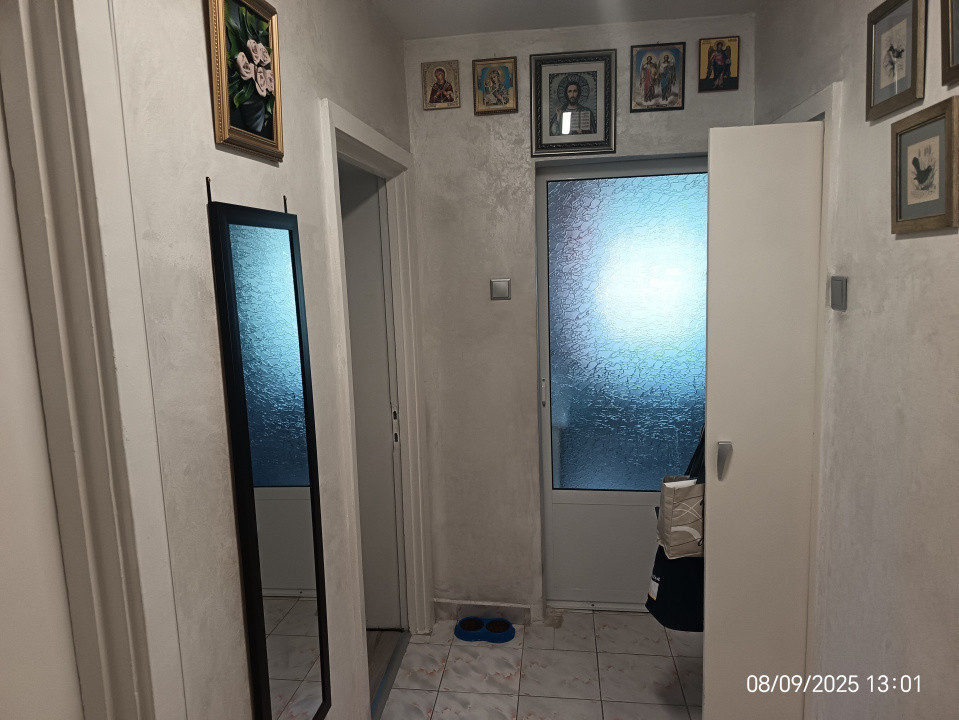 APARTAMENT 3 CAMERE, SEMIDECOMANDAT, PODU ROS, BLOC FARA RISC