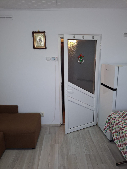 GARSONIERA, 17 M.P, ZONA PODU ROS-TESATURA, MOBILATA SI UTILATA