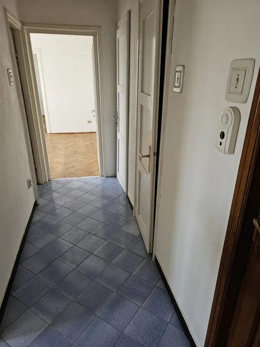 Apartament 2 camere semidecomandat, Podu Ros, bloc fara risc