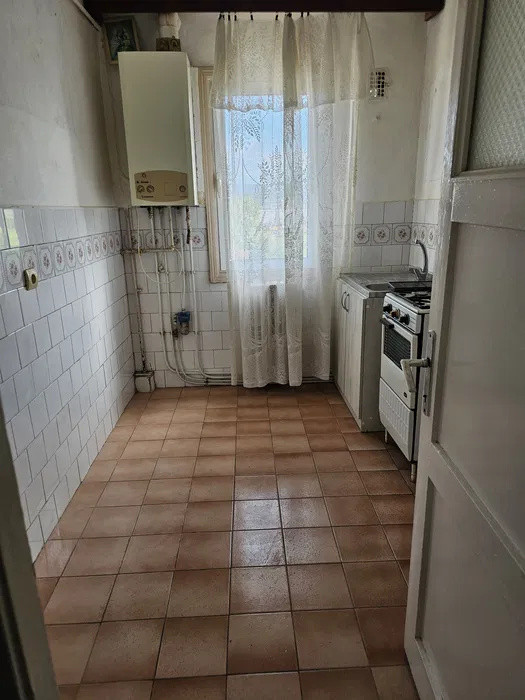 Apartament 2 camere semidecomandat, Podu Ros, bloc fara risc