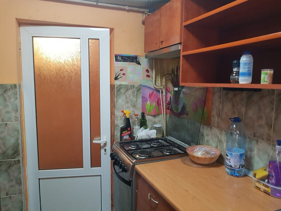 Apartament 2 camere semidecomandat zona Canta
