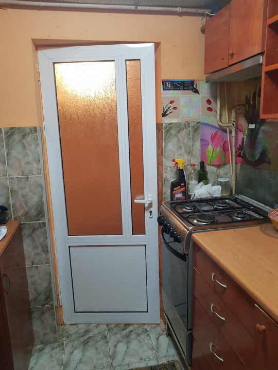 Apartament 2 camere semidecomandat zona Canta
