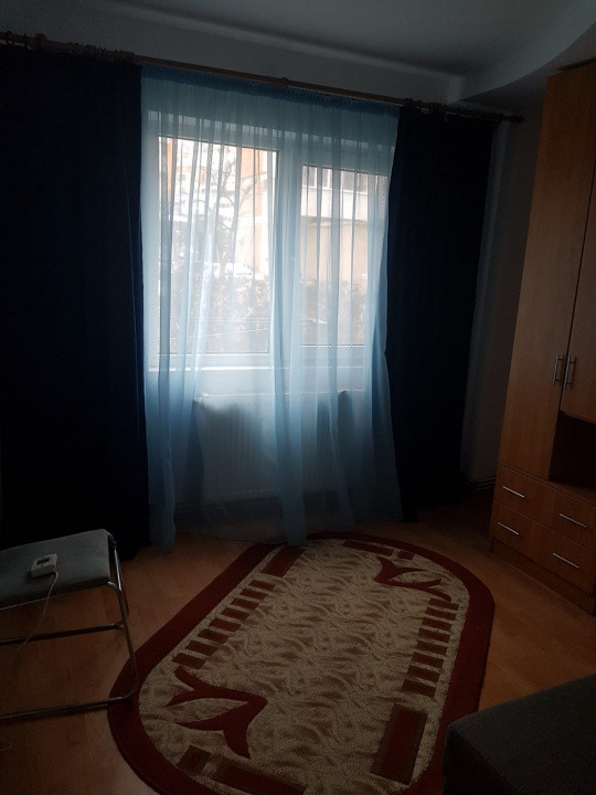 Apartament 2 camere semidecomandat zona Canta