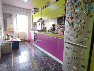 Apartament 3 camere decomandat Pacurari-Alpha Bank 1987