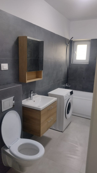 APARTAMENT 2 CAMERE DECOMANDAT,PRIMA CHIRIE MOBILAT, BLOC NOU