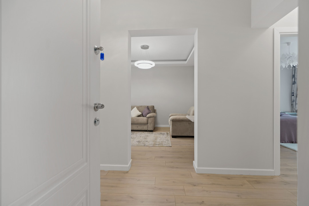 APARTAMENT 3 CAMERE DECOMANDAT,PRIMA CHIRIE MOBILAT, BLOC NOU, LUX
