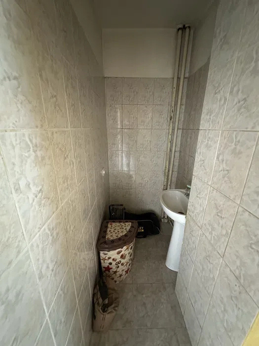 Apartament cu 1 camera, Podu Ros, etaj intermediar