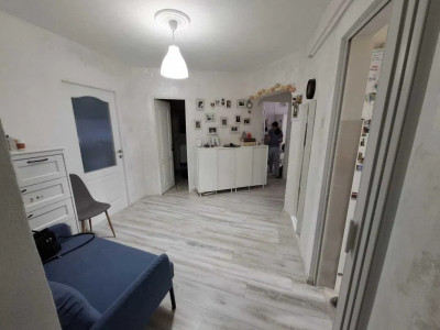 APARTAMENT 3 CAMERE, DECOMANDAT, ETAJ INTERMEDIAR,APROAPE DE IULIUS MALL