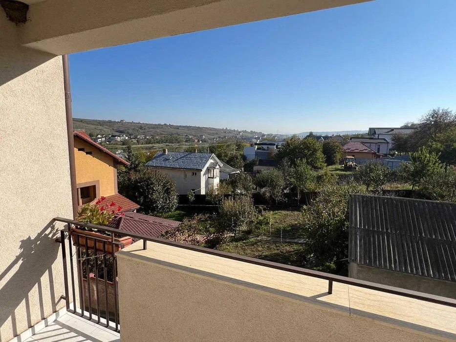 APARTAMENT 2 CAMERE, DECOMANDAT, BLOC NOU, MOBILAT SI UTILAT, PARCARE SI BOXA