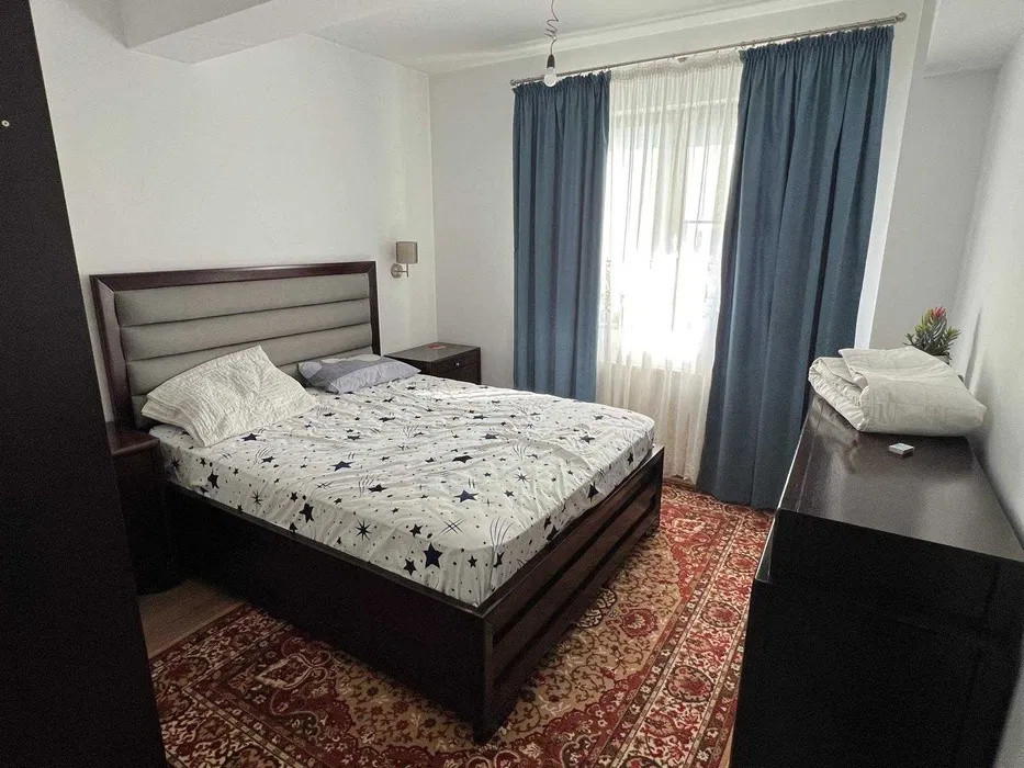 APARTAMENT 2 CAMERE, DECOMANDAT, BLOC NOU, MOBILAT SI UTILAT, PARCARE SI BOXA