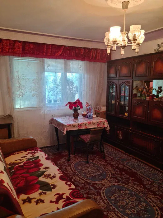 Apartament 2 camere, Tătărași , orientare sudică, etaj 2, bloc fara risc