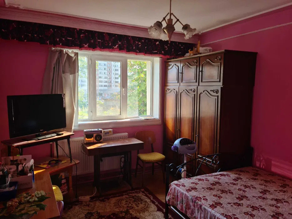 Apartament 2 camere, Tătărași , orientare sudică, etaj 2, bloc fara risc