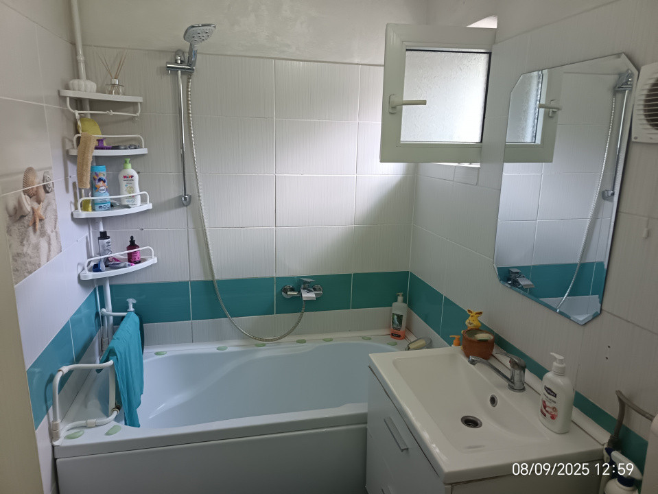 APARTAMENT 3 CAMERE, SEMIDECOMANDAT, PODU ROS, BLOC FARA RISC