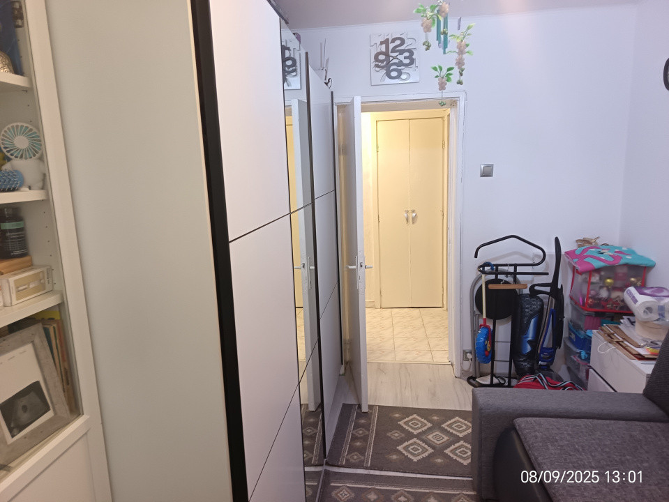 APARTAMENT 3 CAMERE, SEMIDECOMANDAT, PODU ROS, BLOC FARA RISC