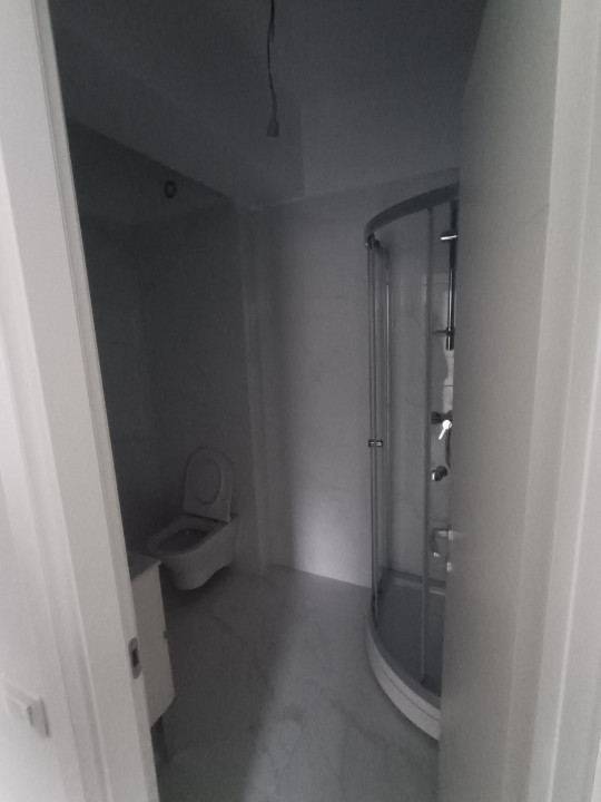 APARTAMENT 3 CAMERE, DECOMANDAT,ETAJUL 1, BLOC CU DOUA  LIFTURI, FRUMOASA