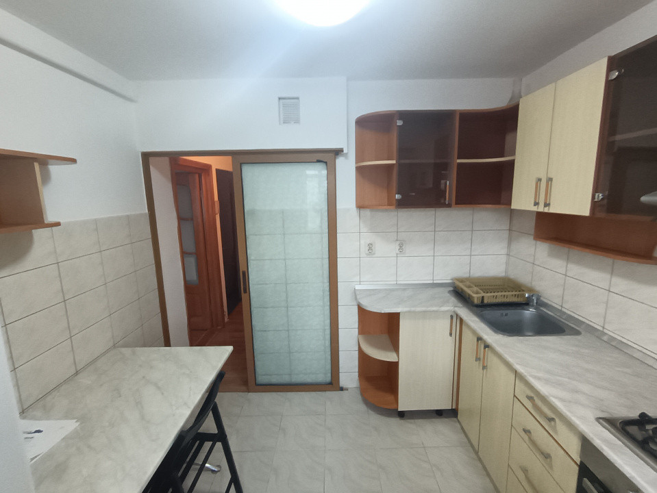 APARTAMENT 3 CAMERE, DECOMANDAT, ETAJ 4 DIN 5, CANTA, MOBILAT SI UTILAT, 1983