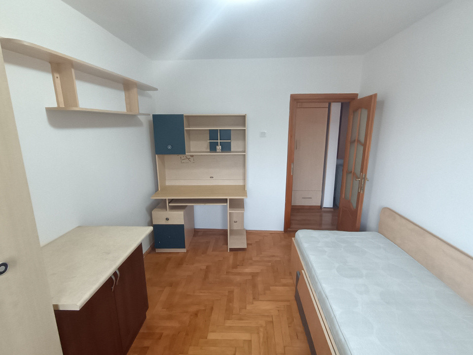 APARTAMENT 3 CAMERE, DECOMANDAT, ETAJ INTERMEDIAR CANTA, MOBILAT SI UTILAT, 1983