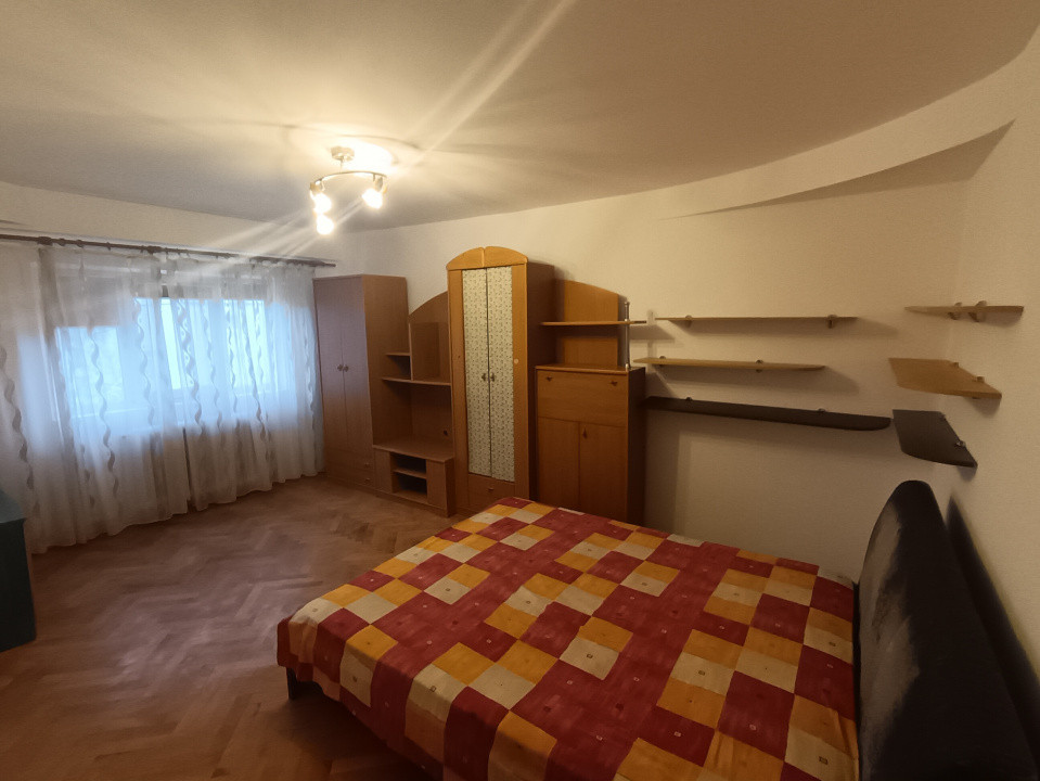 APARTAMENT 3 CAMERE, DECOMANDAT, ETAJ INTERMEDIAR CANTA, MOBILAT SI UTILAT, 1983