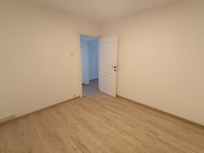 APARTAMENT 2 CAMERE, RENOVAT RECENT, BLOC FARA RISC, MIRCEA CEL BATRAN