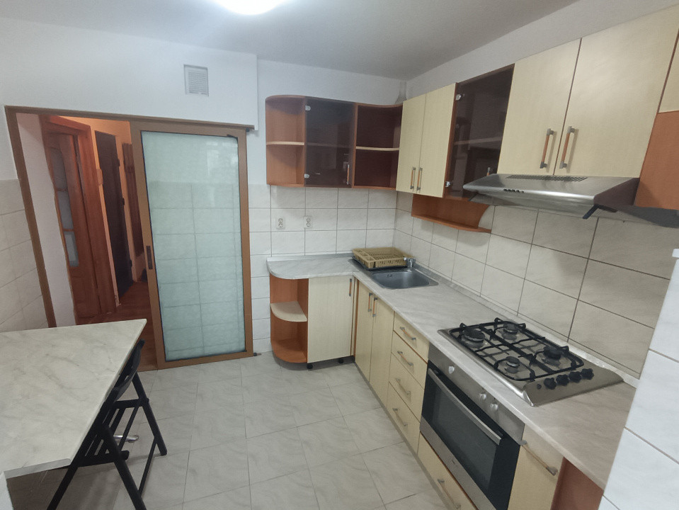 APARTAMENT 3 CAMERE, DECOMANDAT, ETAJ 4 DIN 5, CANTA, MOBILAT SI UTILAT, 1983