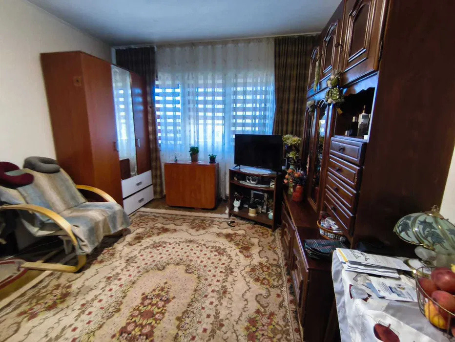 Apartament 2 camere, Podu Ros, bloc fara risc, etajul 1