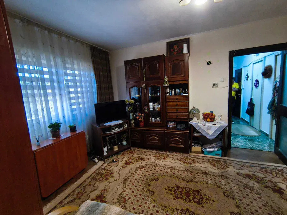 Apartament 2 camere, Podu Ros, bloc fara risc, etajul 1