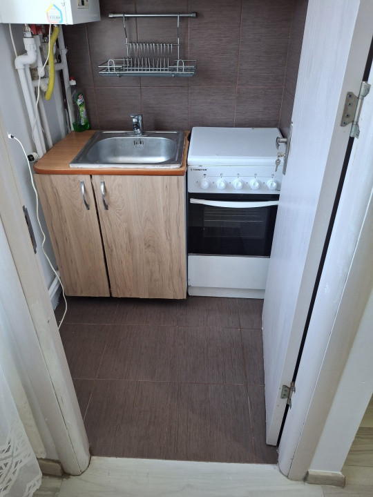 GARSONIERA, 17 M.P, ZONA PODU ROS-TESATURA, MOBILATA SI UTILATA