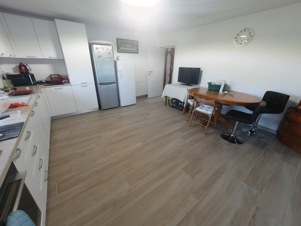 Casa  moderna mobilata cu beci 165mp +3000mp teren Cotnari