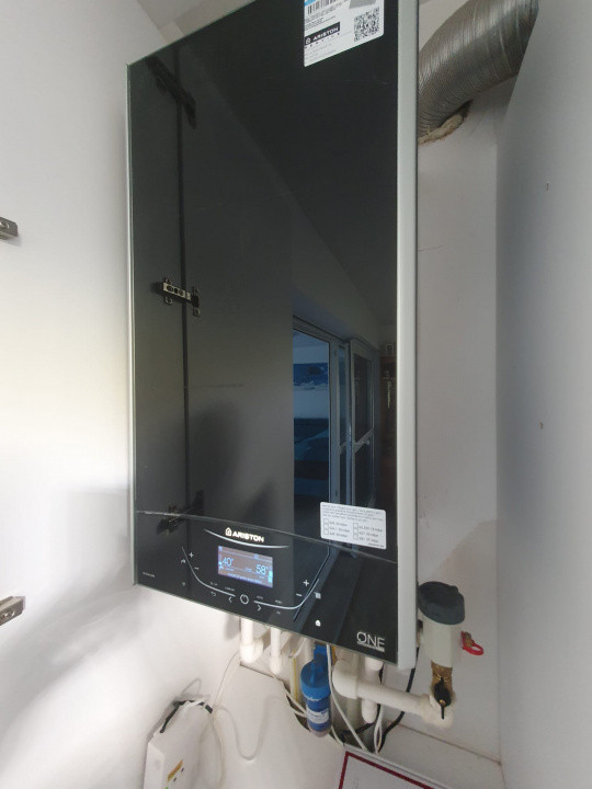 Casa  moderna mobilata cu beci 165mp +3000mp teren Cotnari