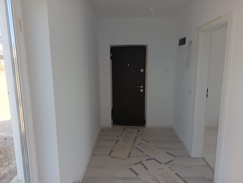 APARTAMENT 2 CAMERE, DECOMANDAT, INTABULAT,BLOC NOU, TERASA 40 MP, PARCARE,REDIU