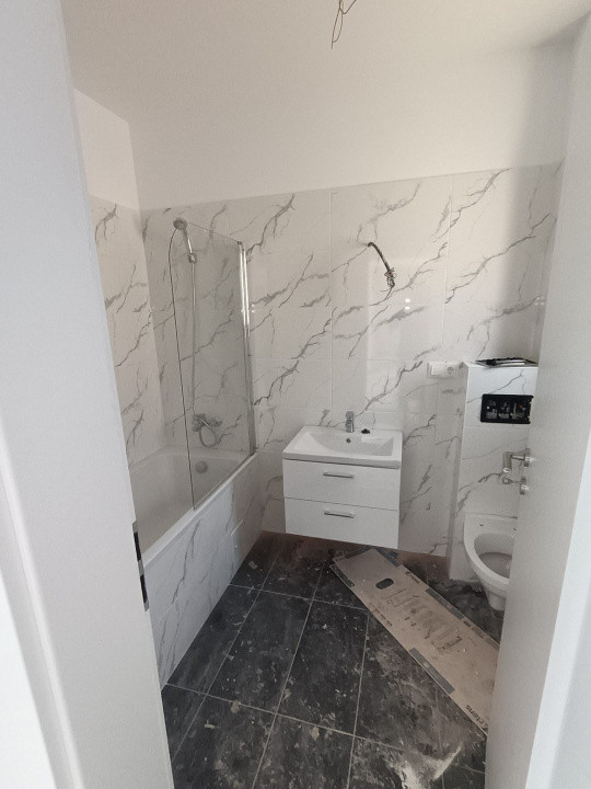 APARTAMENT 2 CAMERE, DECOMANDAT, INTABULAT,BLOC NOU, TERASA 40 MP, PARCARE,REDIU