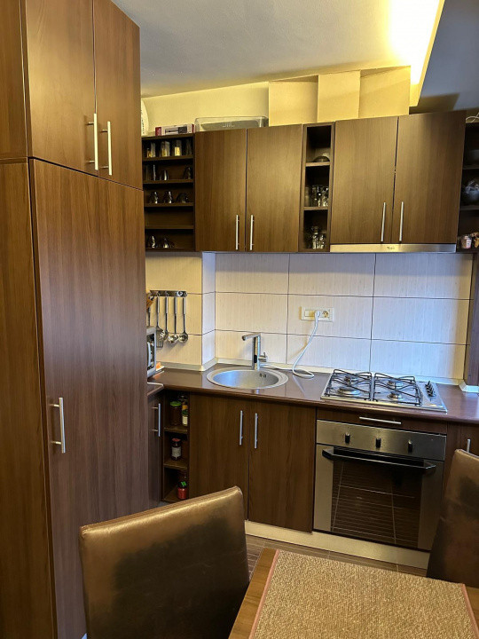 APARTAMENT 2 CAMERE, SEMIDECOMANDAT, PIATA UNIRII