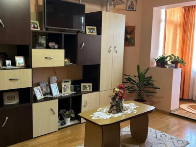 APARTAMENT 3 CAMERE, SEMIDECOMANDAT, MOBILAT SI UTILAT, DACIA, ZONA LIDL