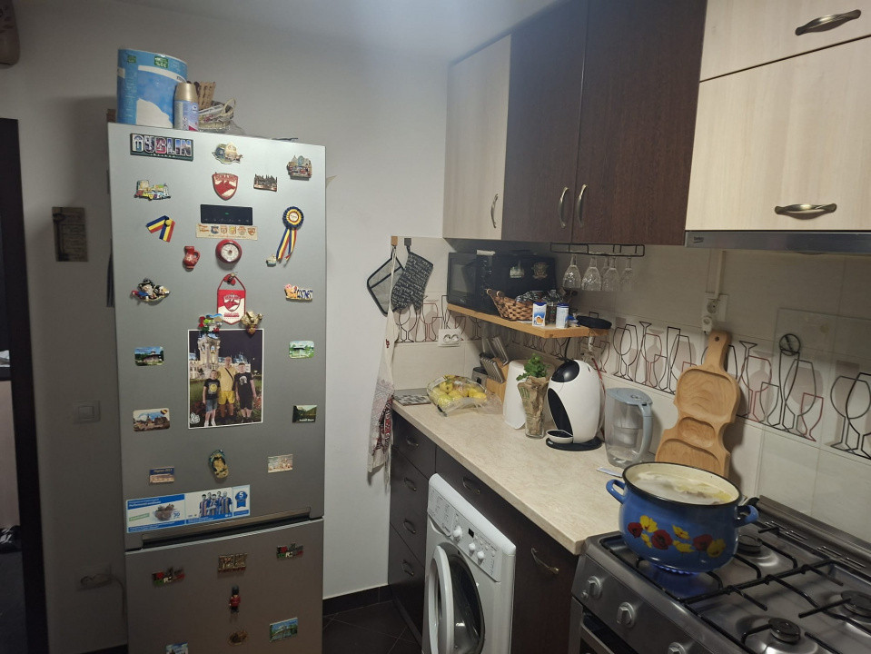 APARTAMENT 2 CAMERE, SEMIDECOMANDAT, MOBILAT SI UTILAT, ET.3/4, PODU ROS