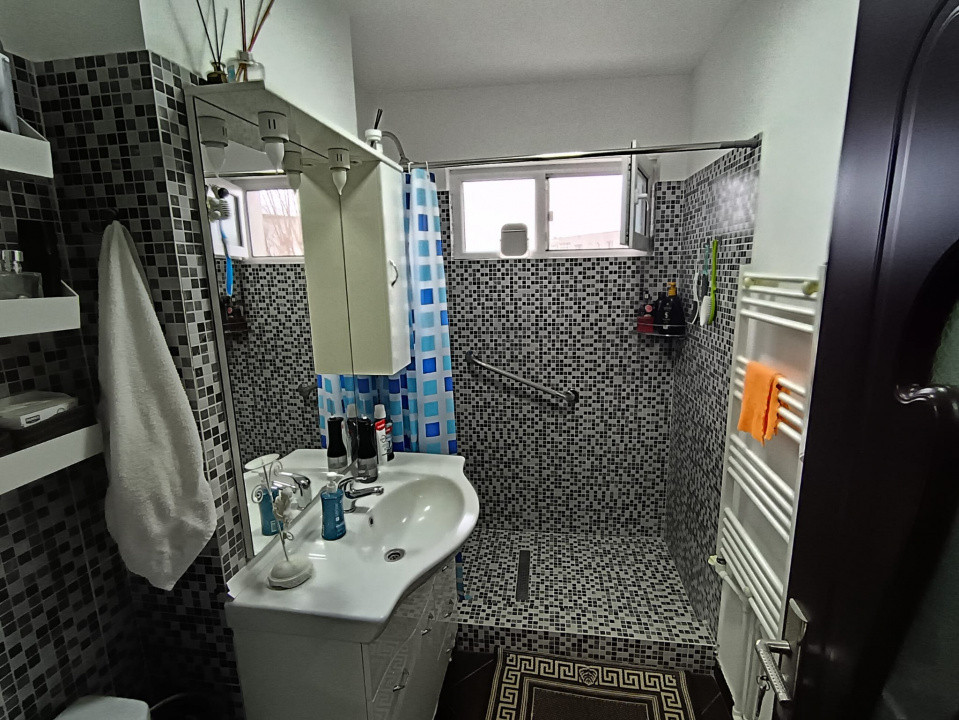 APARTAMENT 2 CAMERE, MOBILAT SI UTILAT, ET.3/4, PODU ROS, RENOVAT RECENT