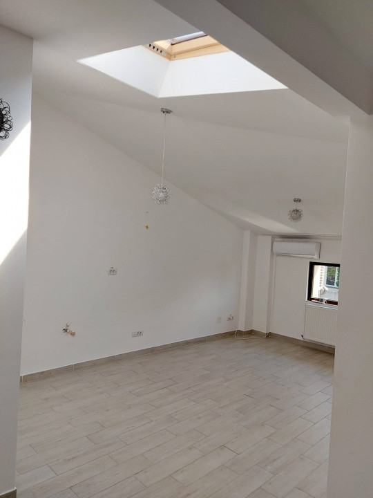 Spatiu 45mp din 2 birouri Centru Independentei UMF 