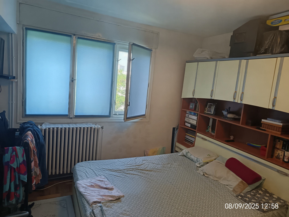 APARTAMENT 3 CAMERE, SEMIDECOMANDAT, PODU ROS, BLOC FARA RISC