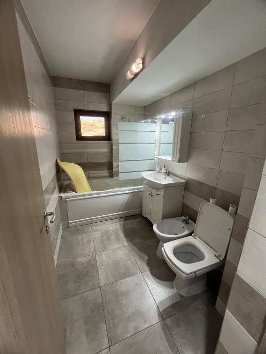 APARTAMENT 2 CAMERE, DECOMANDAT, BLOC NOU, MOBILAT SI UTILAT, PRIMA INCHIRIERE