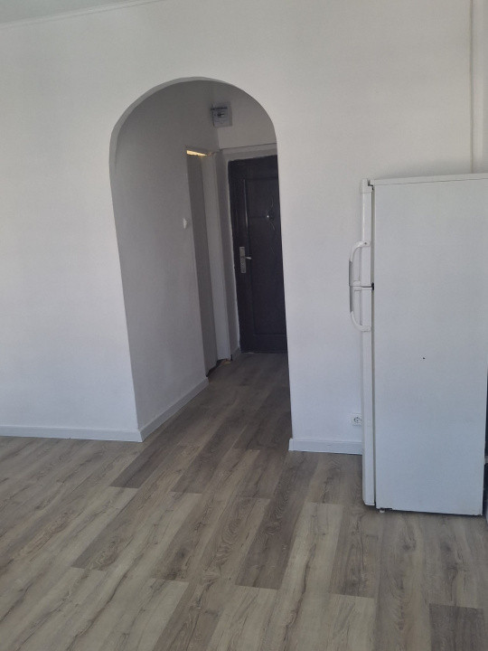 Garsoniera 21 mp, complet renovata -zona Jumbo