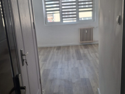 Garsoniera 21 mp, complet renovata -zona Jumbo